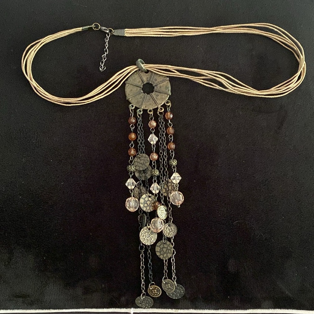 pendant necklace